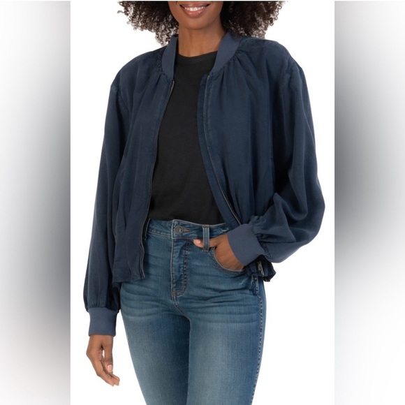 Kut from the Kloth Alina Pleated Bomber Jacket with pockets Large NWT - Picture 1 of 11